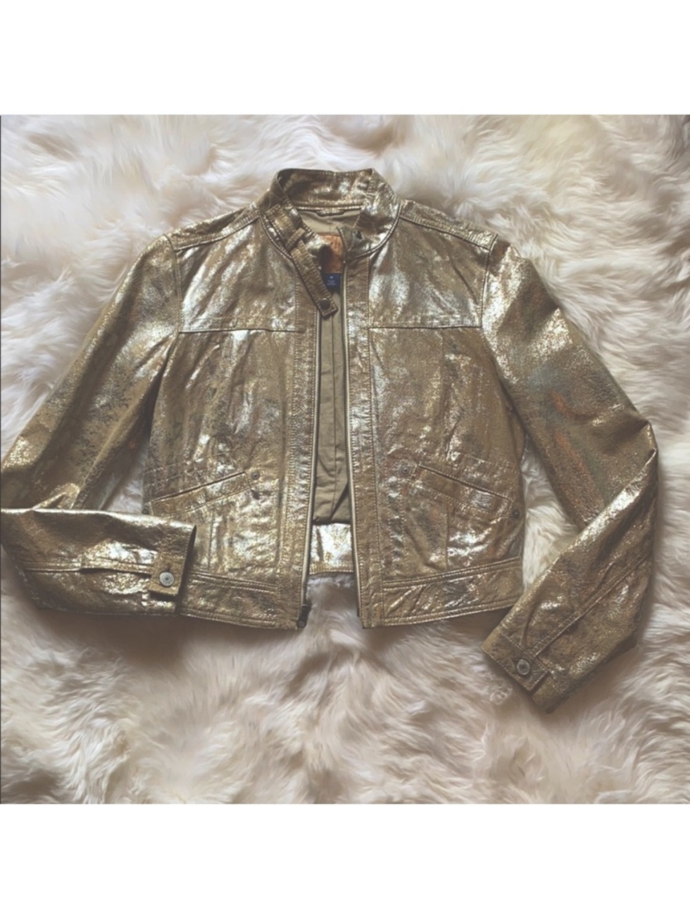 Stunning Gap cropped leather jacket